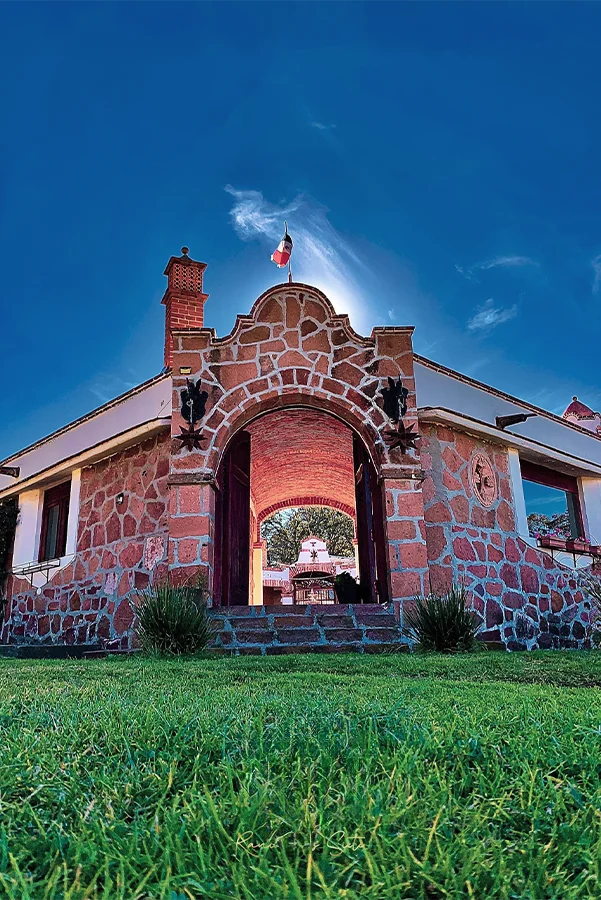 insight ibogaine retreat by Brad and Caroline Rancho Los Siete Querétaro Mexico Rancho Los Siete Querétaro Mexico main house